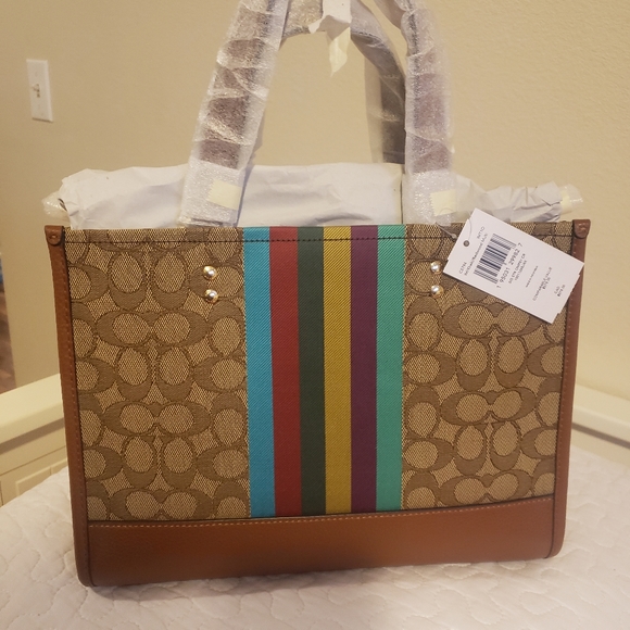Handbags - Picture 2 of 2